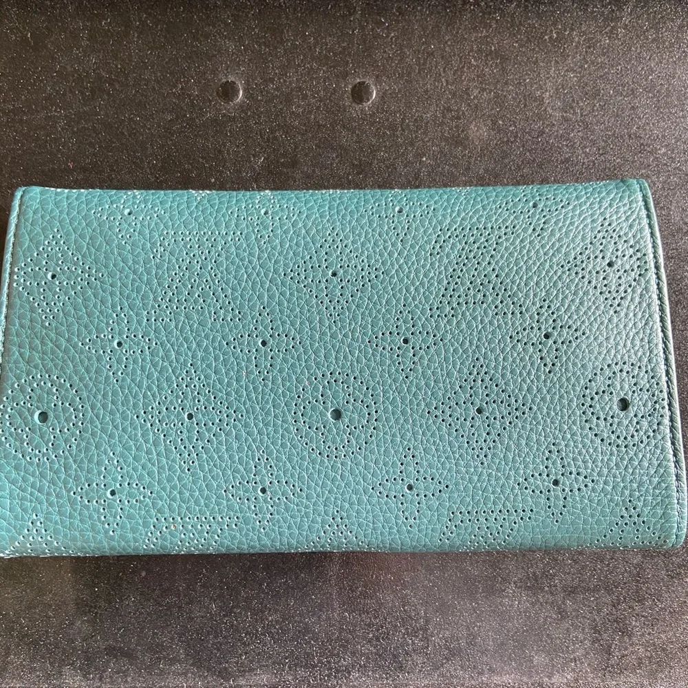 Louis Vuitton Amelia wallet in FULL LEATHER - Picture 2 of 4